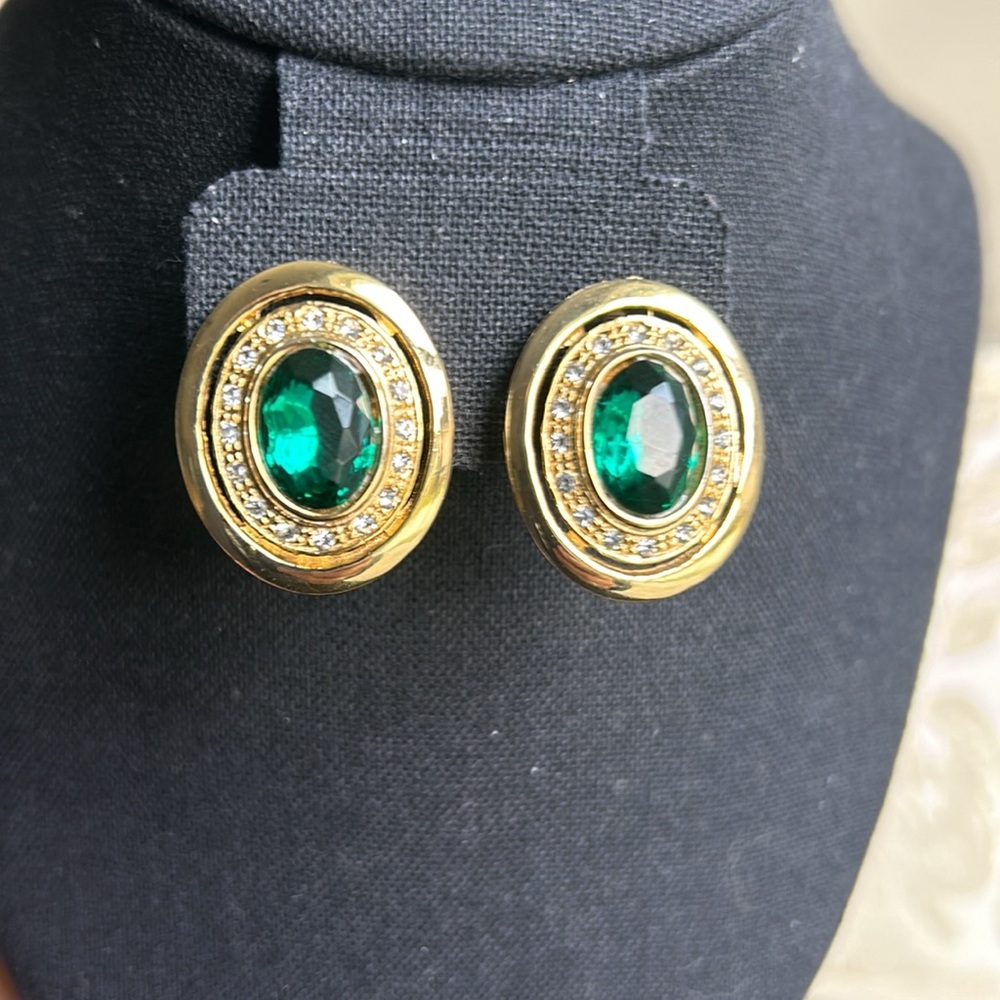 Vintage Faceted Emerald Colored Clip On Earrings